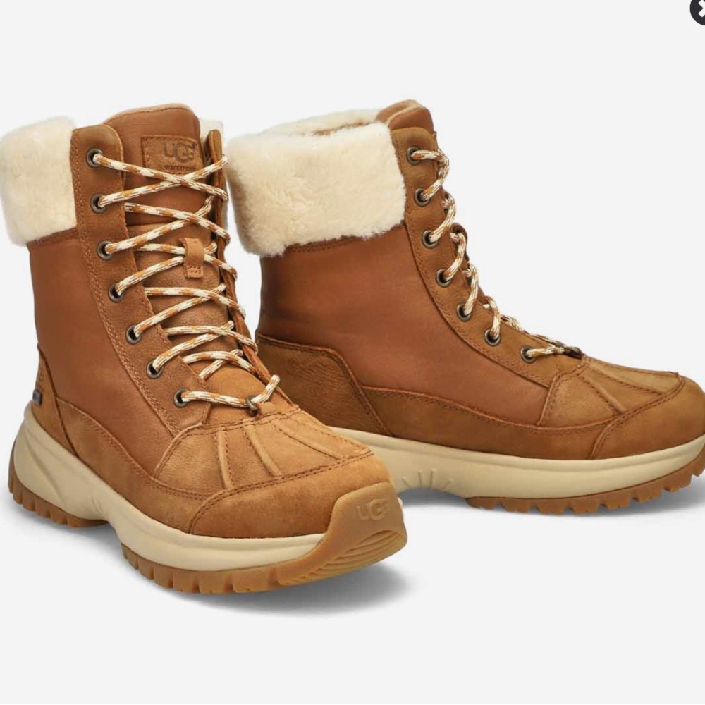 UGGS - Picture 2 of 2